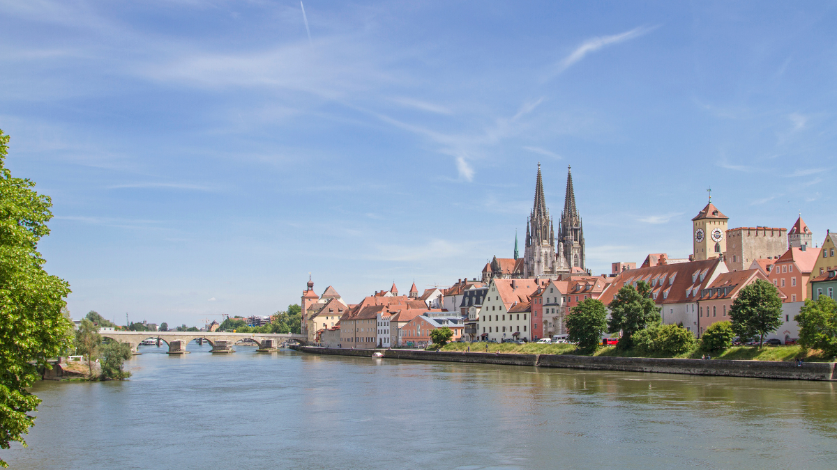 Regensburg nach Passau: Eine malerische Bootsfahrt