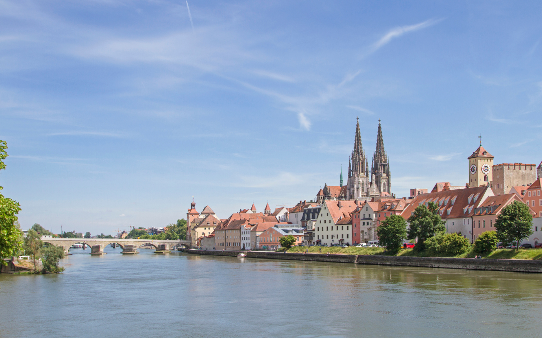 Regensburg nach Passau: Eine malerische Bootsfahrt